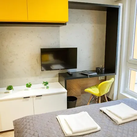 Iroom Hostel *