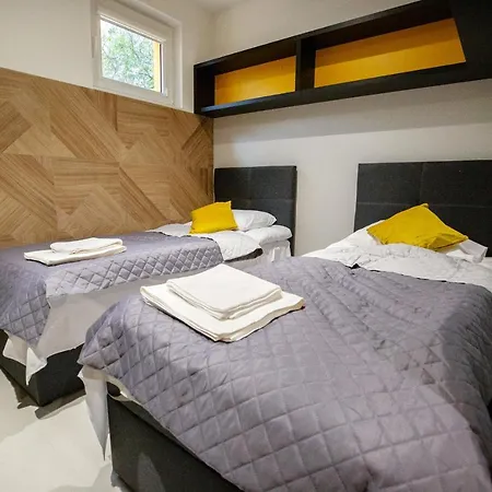 Iroom Hostel *