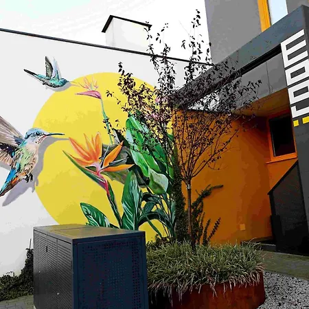 Iroom Hostel *