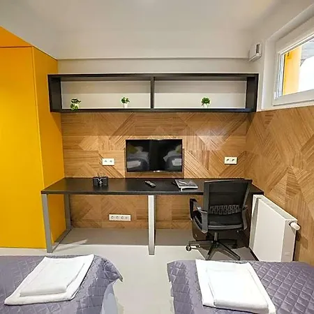 Iroom Хостел Люблін
