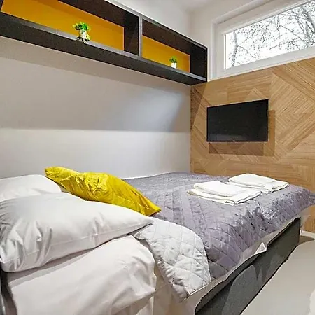 Iroom